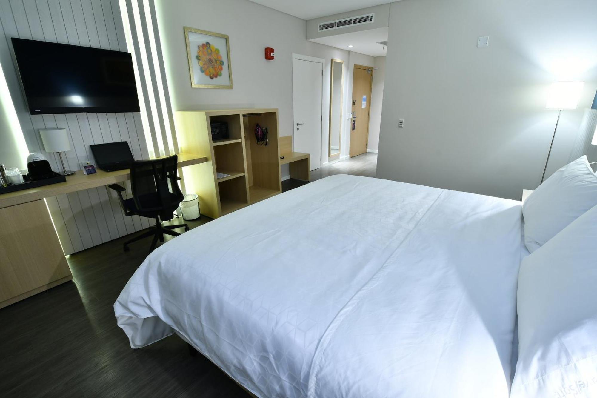 Holiday Inn Express Asuncion Aviadores By Ihg Ngoại thất bức ảnh